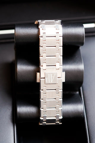 Audemars Piguet Royal Oak 39 Jumbo Extra Thin White Gold Grainy Blue Dial Watch 16202BC.OO.1240BC.02