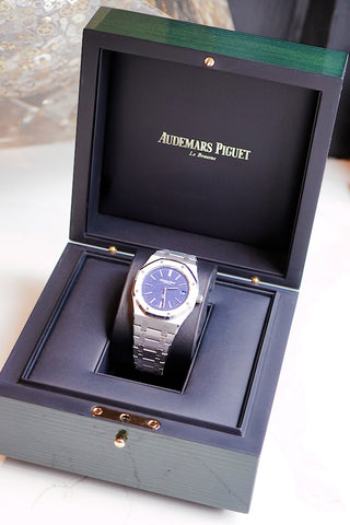 Audemars Piguet Royal Oak 39 Jumbo Extra Thin White Gold Grainy Blue Dial Watch 16202BC.OO.1240BC.02