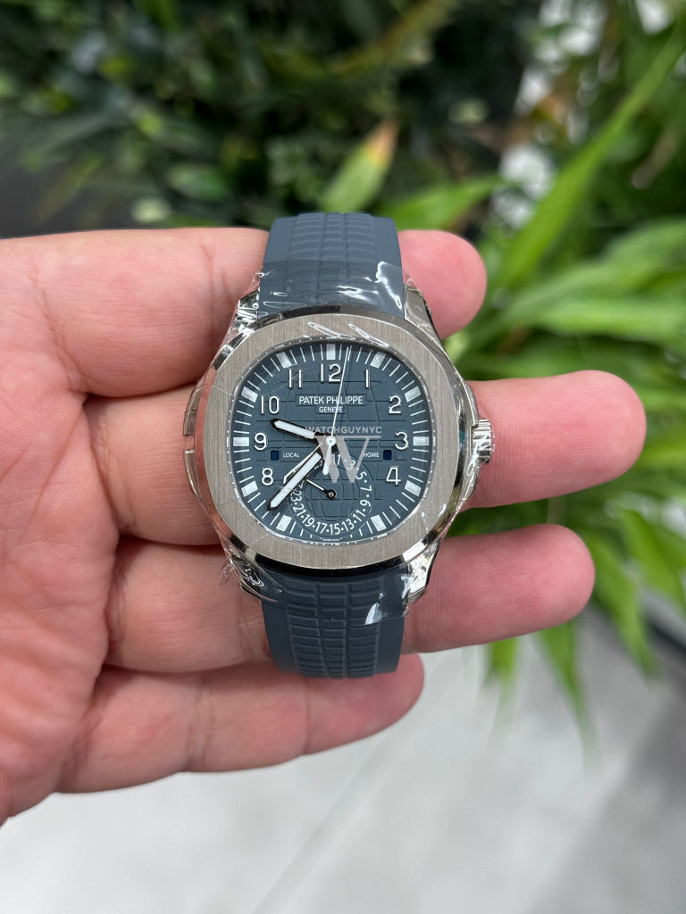 Suit Patek Philippe Aquanaut On Wrist PATEK PHILIPPE AQUANAUT